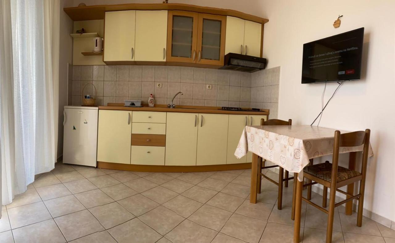 The Ana Apartments Комижа Экстерьер фото