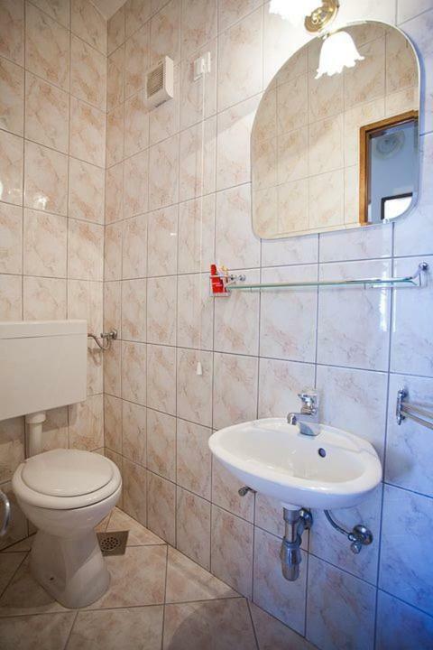The Ana Apartments Комижа Экстерьер фото